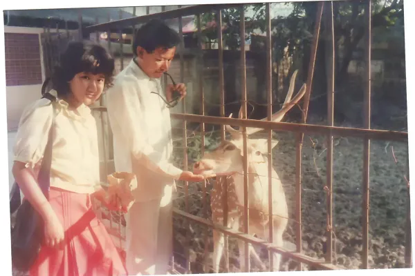 At the Kolkata zoo with his daughter Miranda.